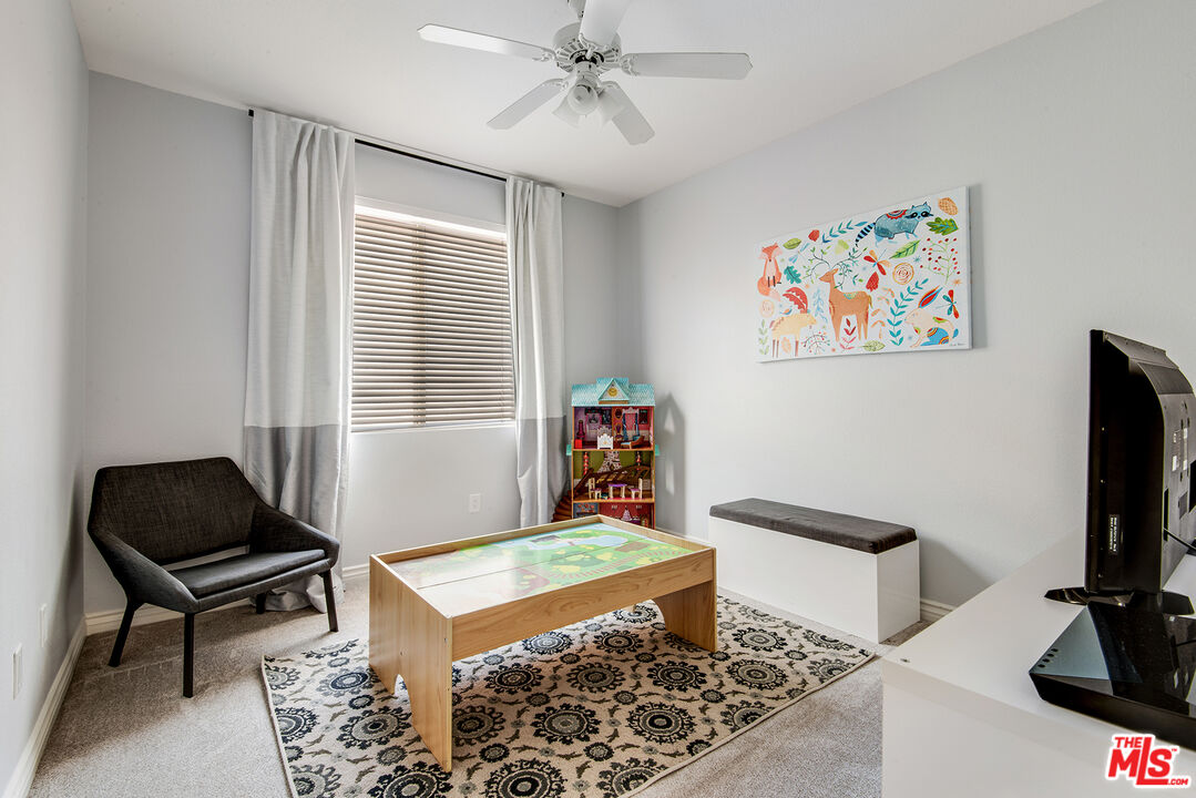 24944 Smokewood Way Stevenson Ranch, CA 91381 - Photo 23 of 39