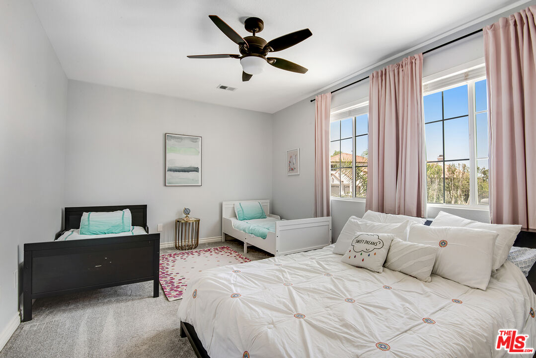 24944 Smokewood Way Stevenson Ranch, CA 91381 - Photo 26 of 39