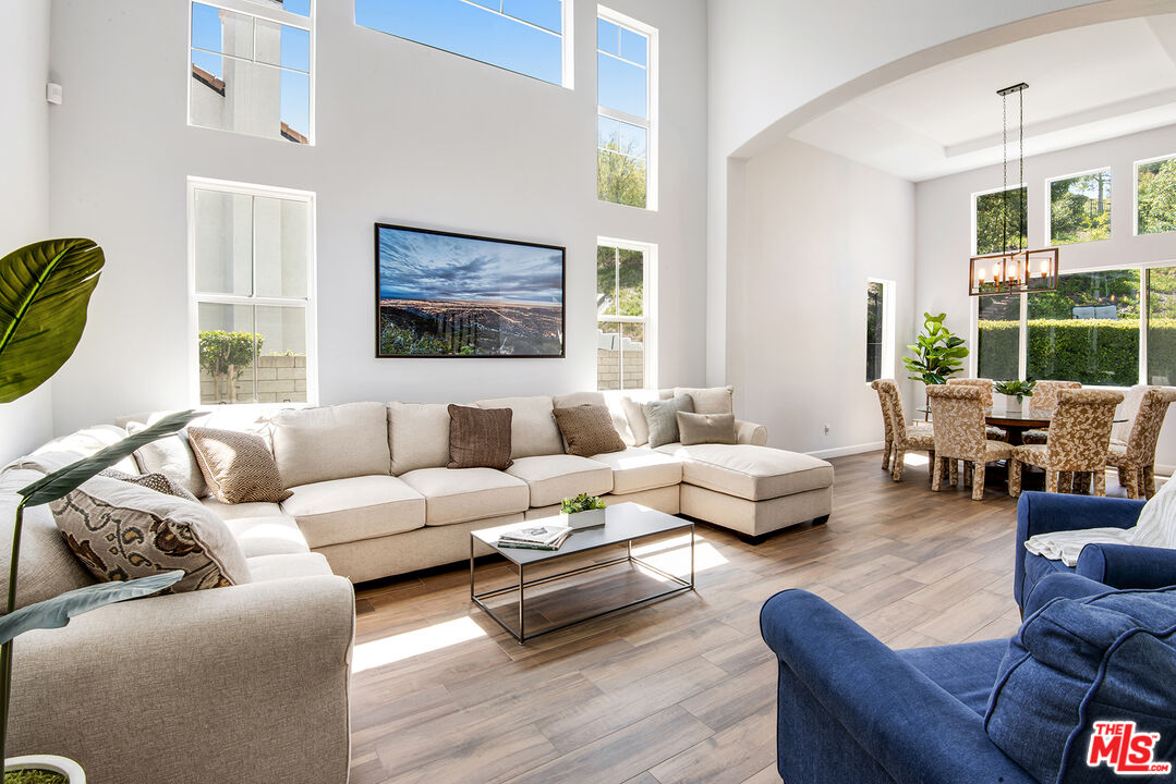 24944 Smokewood Way Stevenson Ranch, CA 91381 - Photo 3 of 39