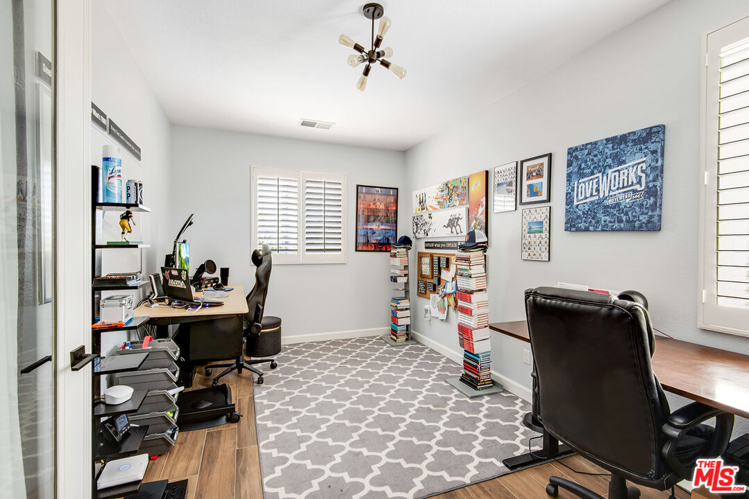 24944 Smokewood Way Stevenson Ranch, CA 91381 - Photo 6 of 39