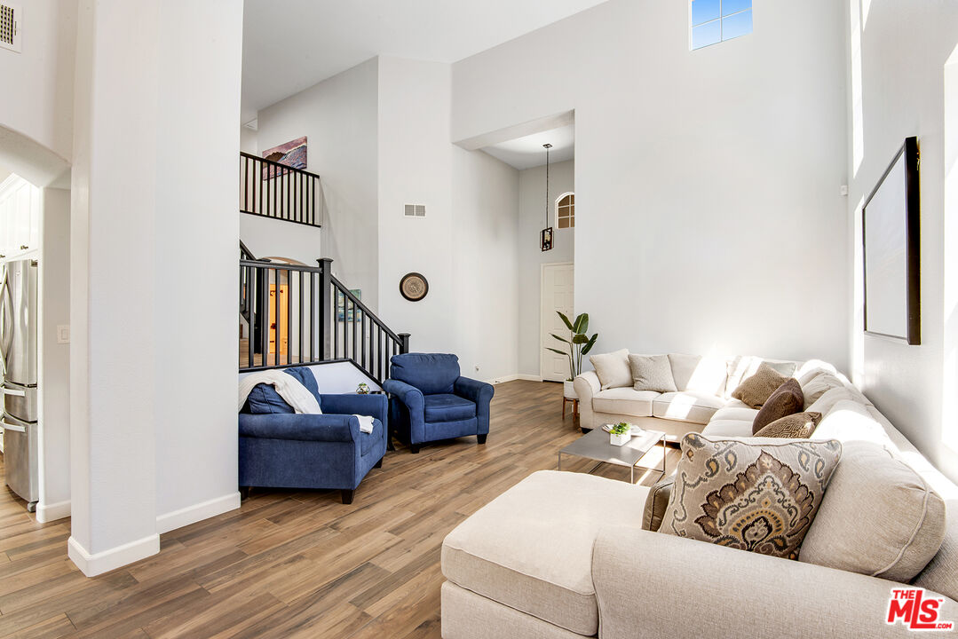 24944 Smokewood Way Stevenson Ranch, CA 91381 - Photo 8 of 39