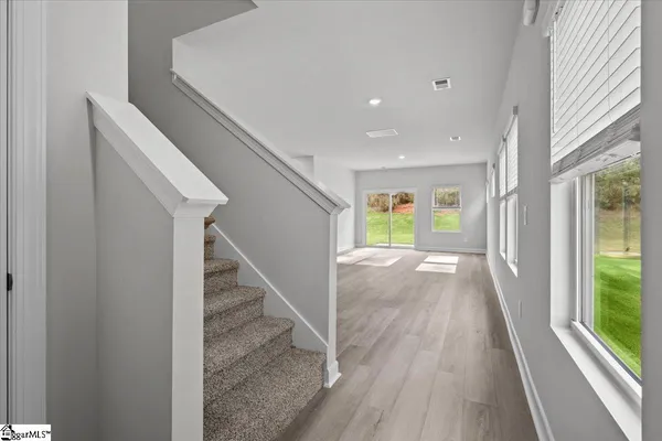 $275,000 | 887 Penfold Pointe, Wellford, SC 29385