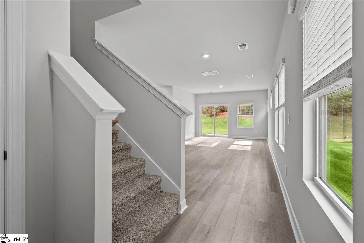 887 Penfold Pointe Wellford, SC 29385 - Photo 3 of 25