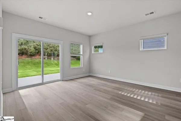 $275,000 | 887 Penfold Pointe, Wellford, SC 29385
