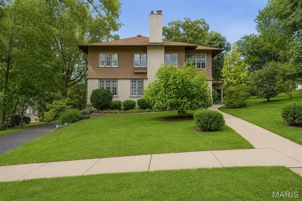 $1,150,000 | 445 Algonquin Place, Webster Groves, MO 63119