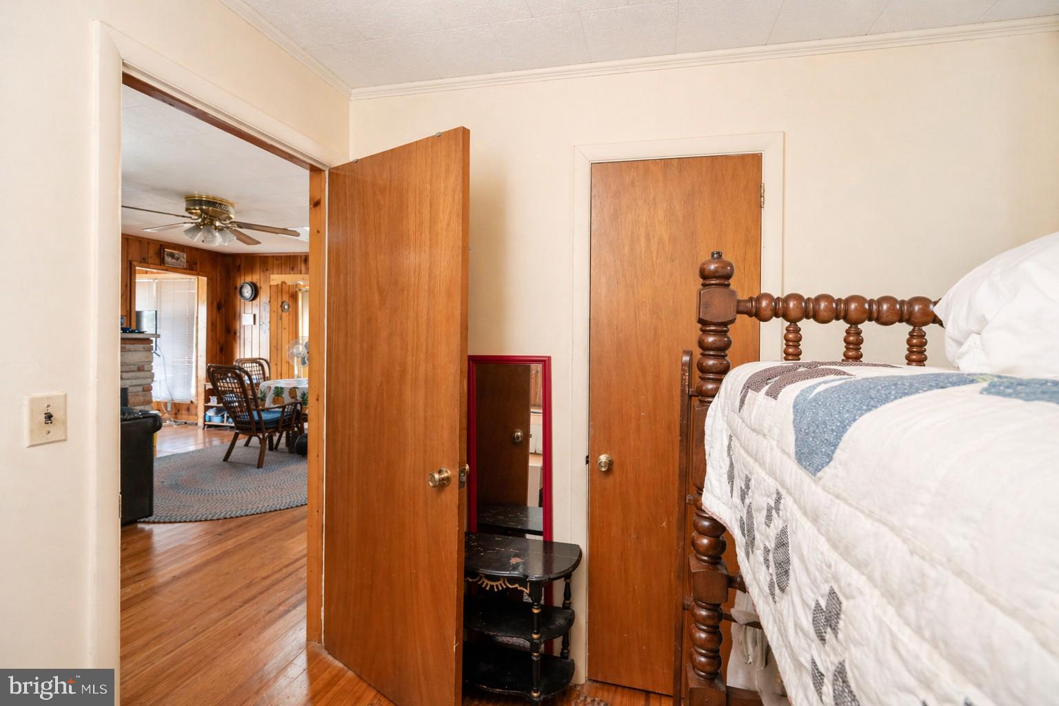 682 Marsh Hill Road McHenry, MD 21541 - Photo 21 of 40 a view of a living room and bathroom