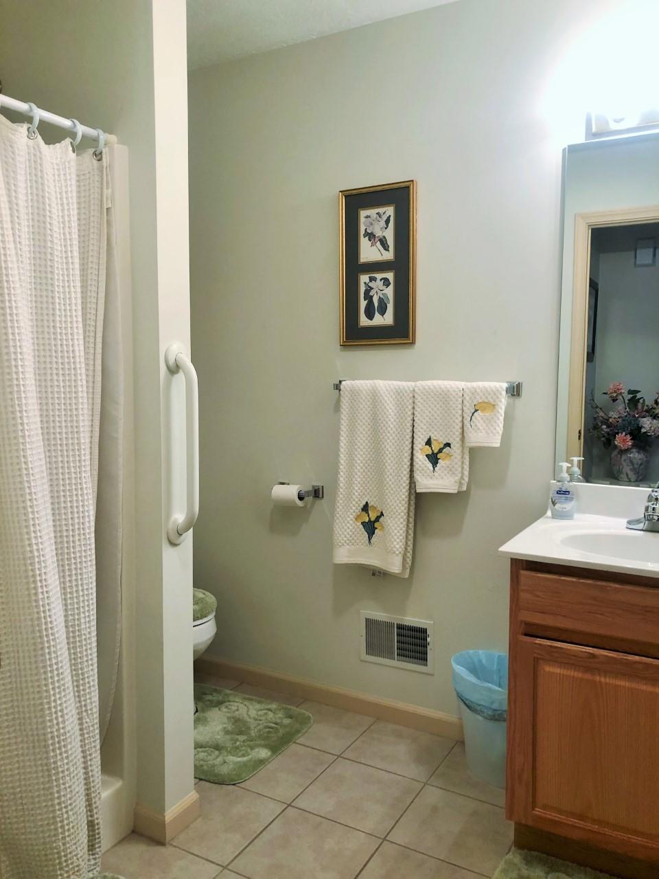 1295 North Whitehall Road, Unit 14 Muskegon, MI 49445 - Photo 13 of 19 thumbnail_IMG_9692