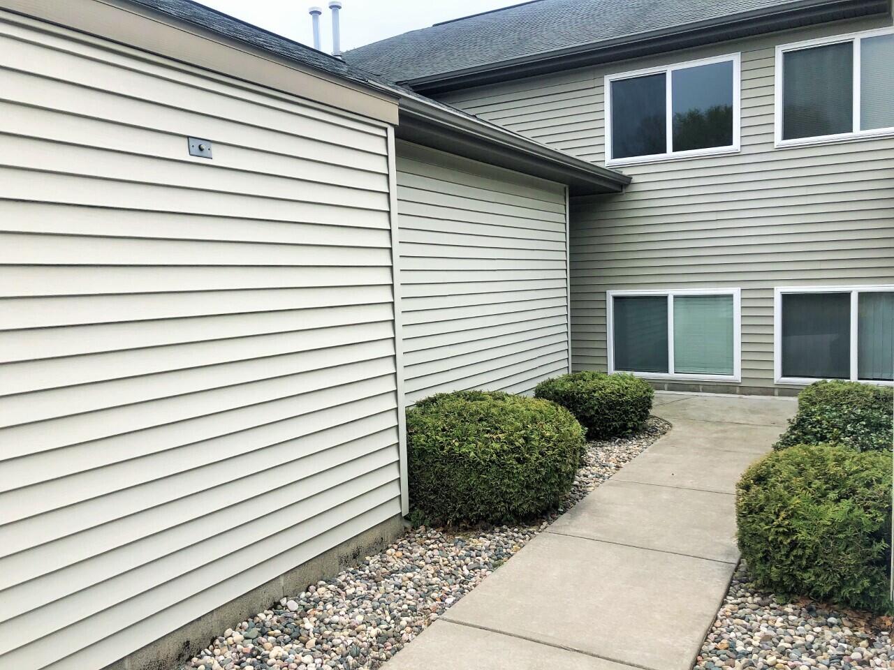 1295 North Whitehall Road, Unit 14 Muskegon, MI 49445 - Photo 16 of 19 thumbnail_IMG_9710