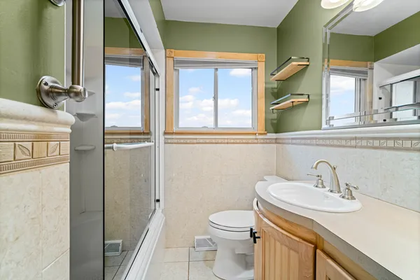 $3,200 | 421 North Elm Street, Itasca, IL 60143