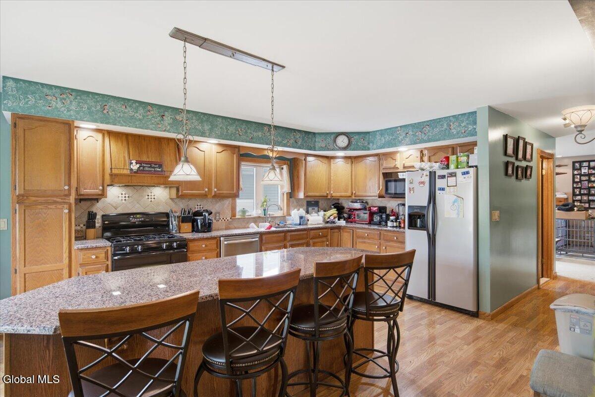 52 Haswell Road Colonie, NY 12189 - Photo 17 of 28 Plenty of seating at the Island