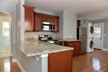 $2,950 | 29-29A West Wyoming Avenue, Unit 2, Melrose, MA 02176