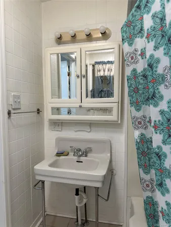 $2,000 | 9 Elizabeth Street, Unit 1, Port Jervis, NY 12771
