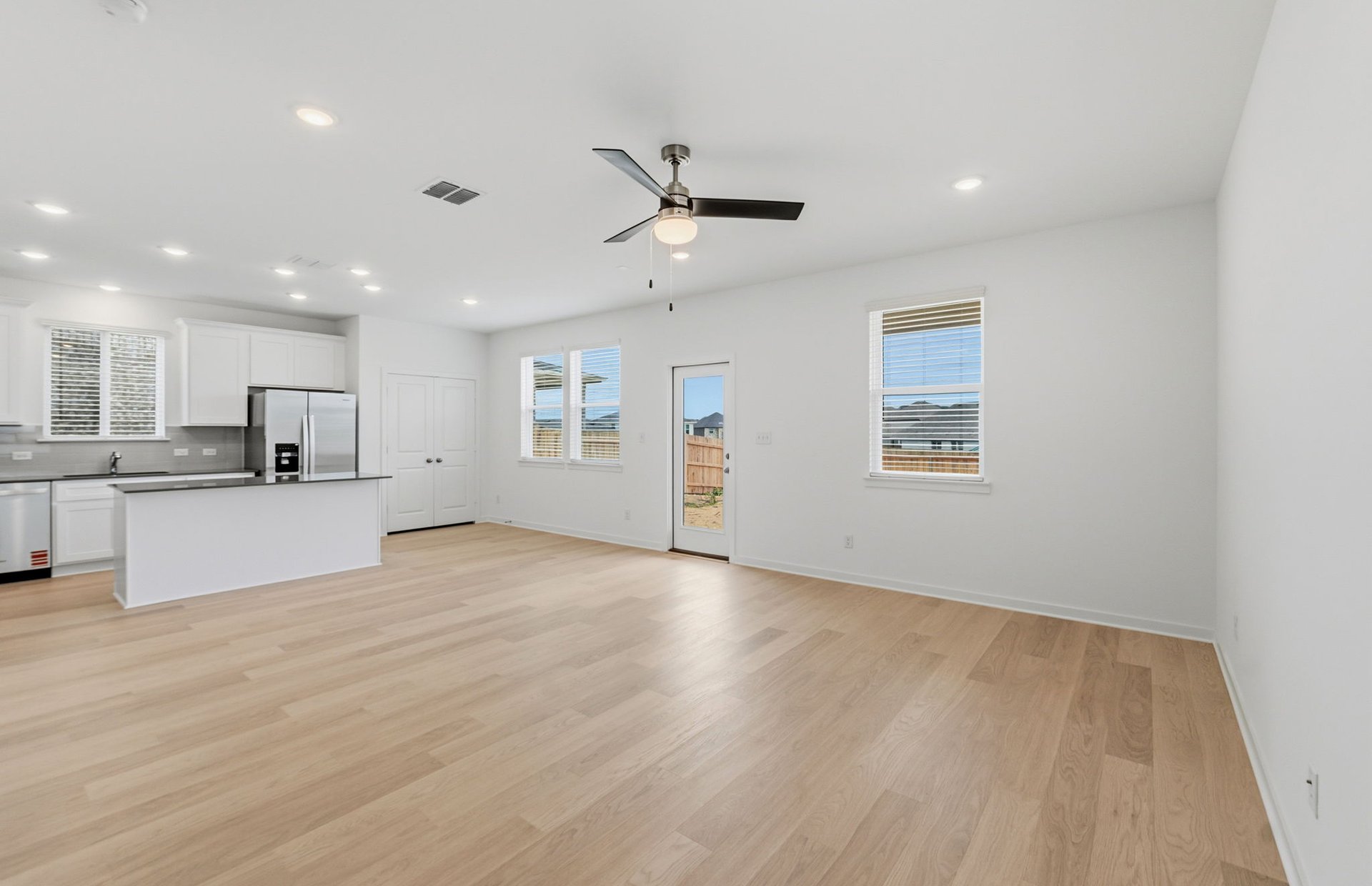 784 Rubber Tree Way Buda, TX 78610 - Photo 4 of 6