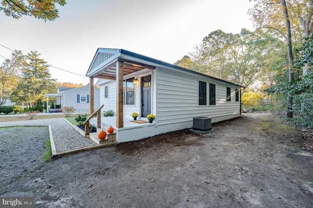 $399,999 | 16 Virginia Avenue, Cape May Court House, NJ 08210