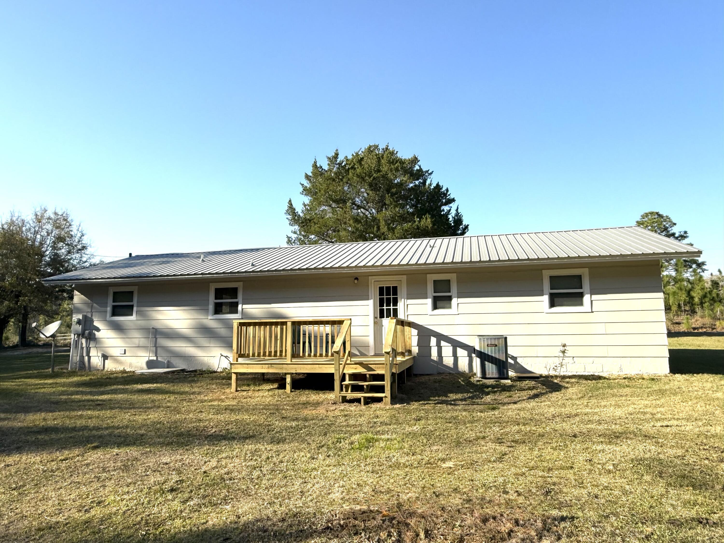 502 Scott Road Ponce de Leon, FL 32455 - Photo 4 of 28 IMG_0639