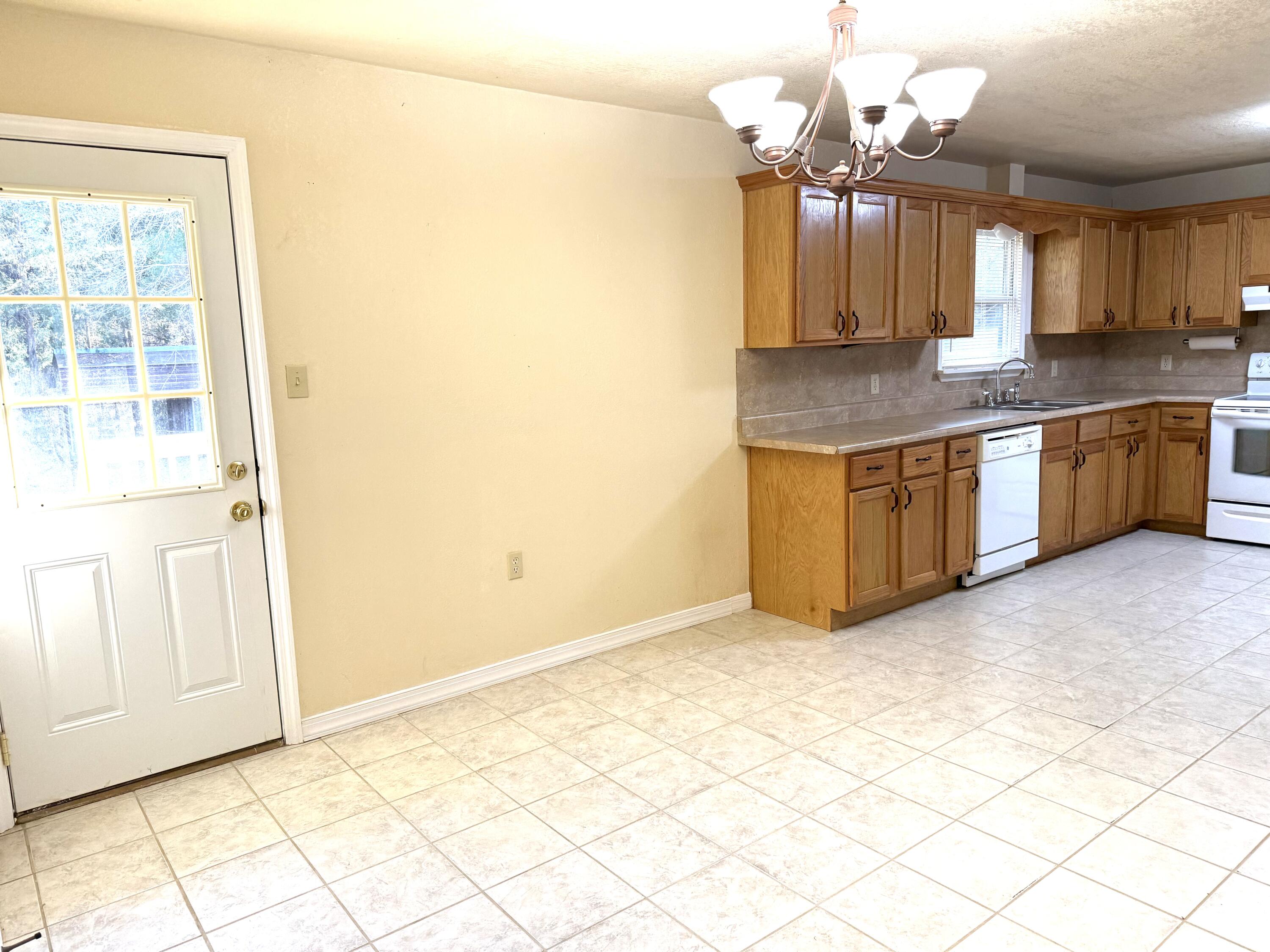 502 Scott Road Ponce de Leon, FL 32455 - Photo 8 of 28 IMG_0651