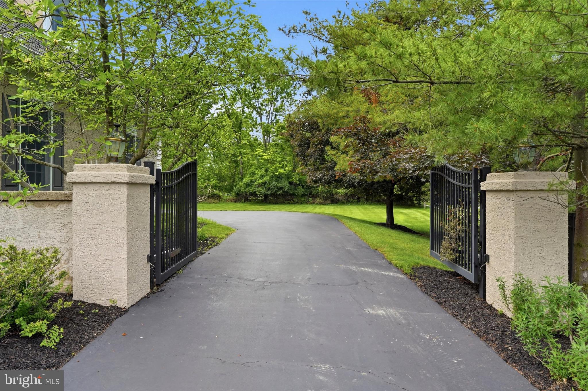 5 Wingate Court Flourtown, PA 19031 - Photo 3 of 85 Gate to side garage