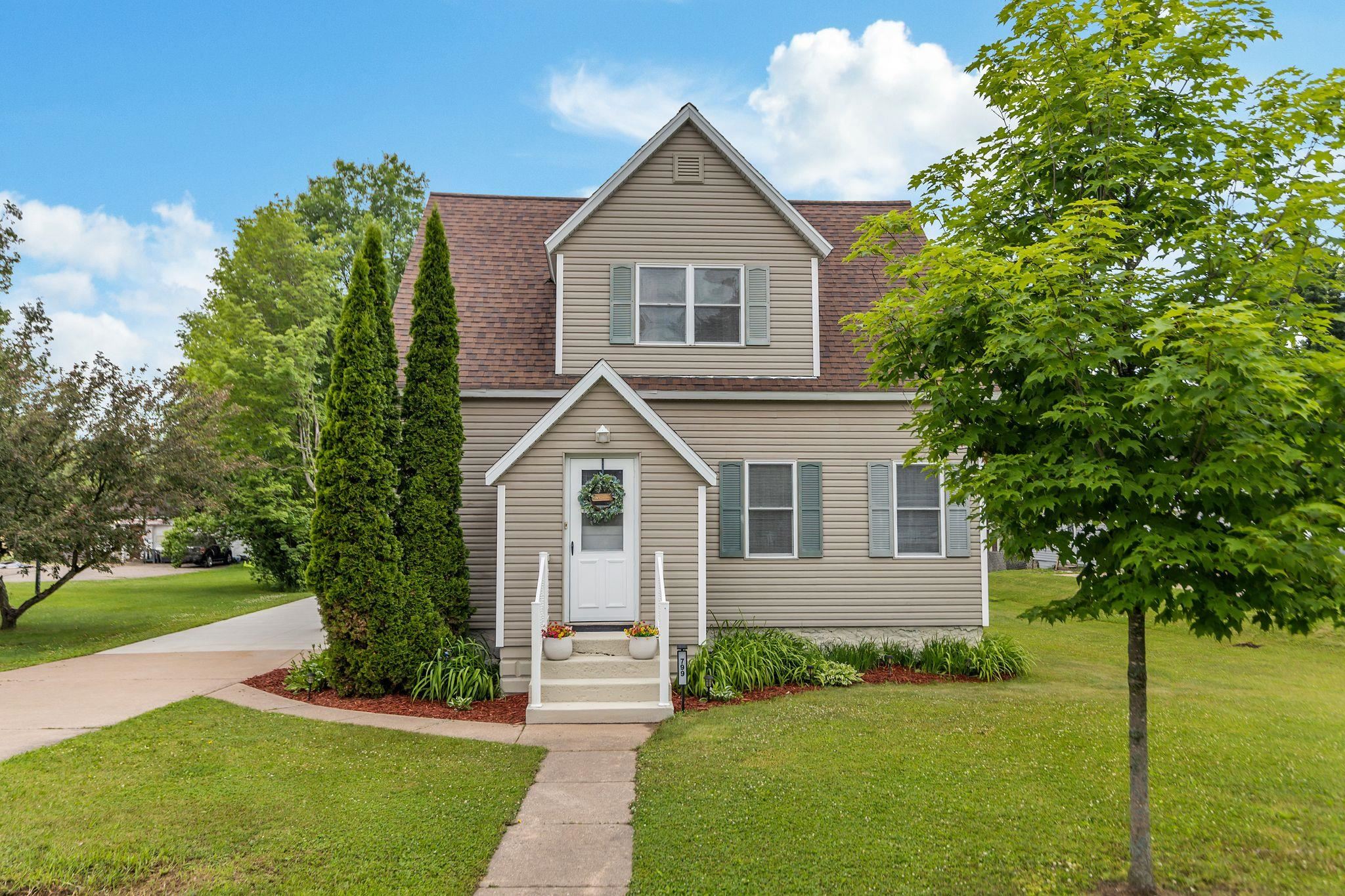 799 Depot Street Manawa, WI 54949 - Photo 1 of 67