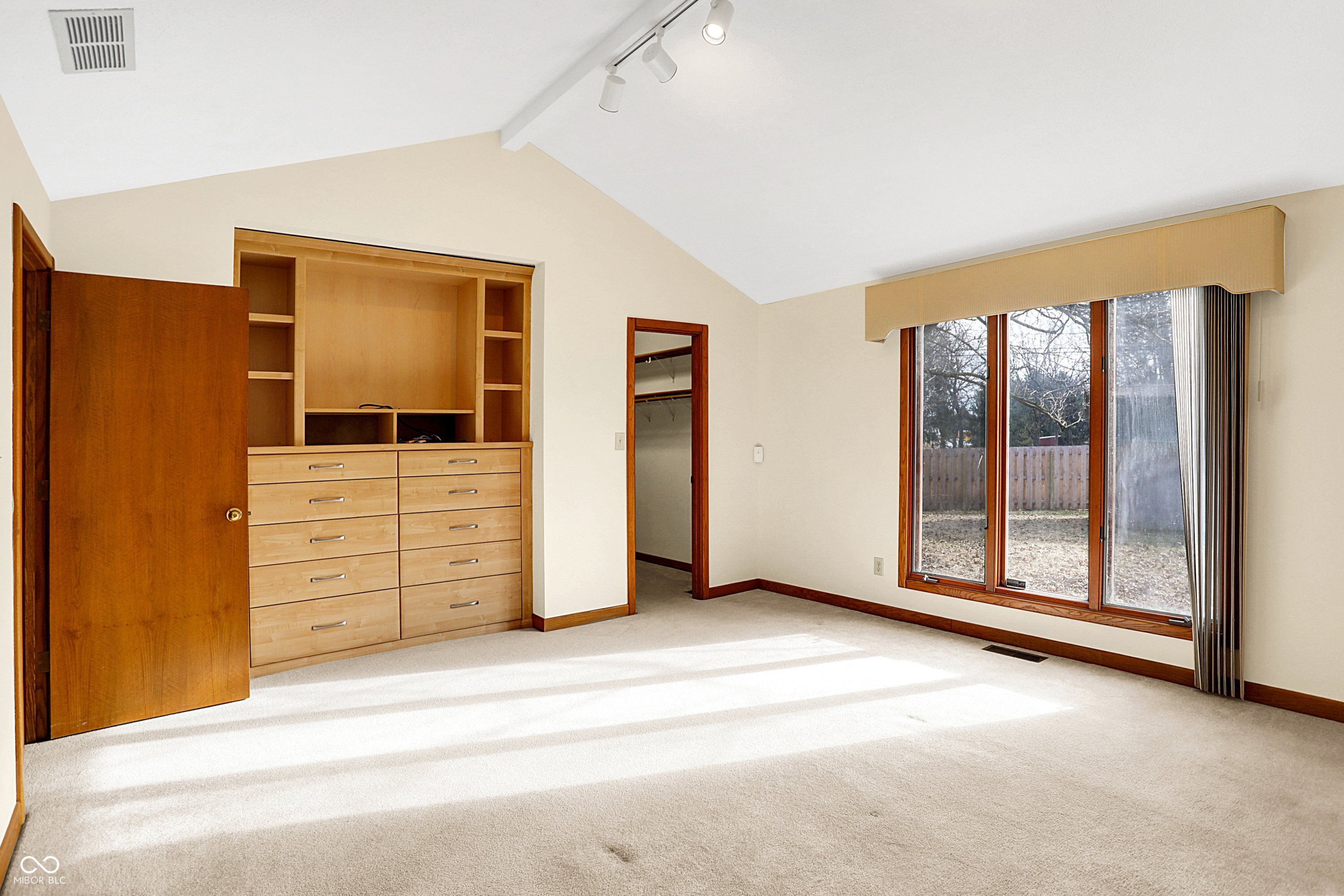 5021 Tudor Circle Carmel, IN 46033 - Photo 15 of 28