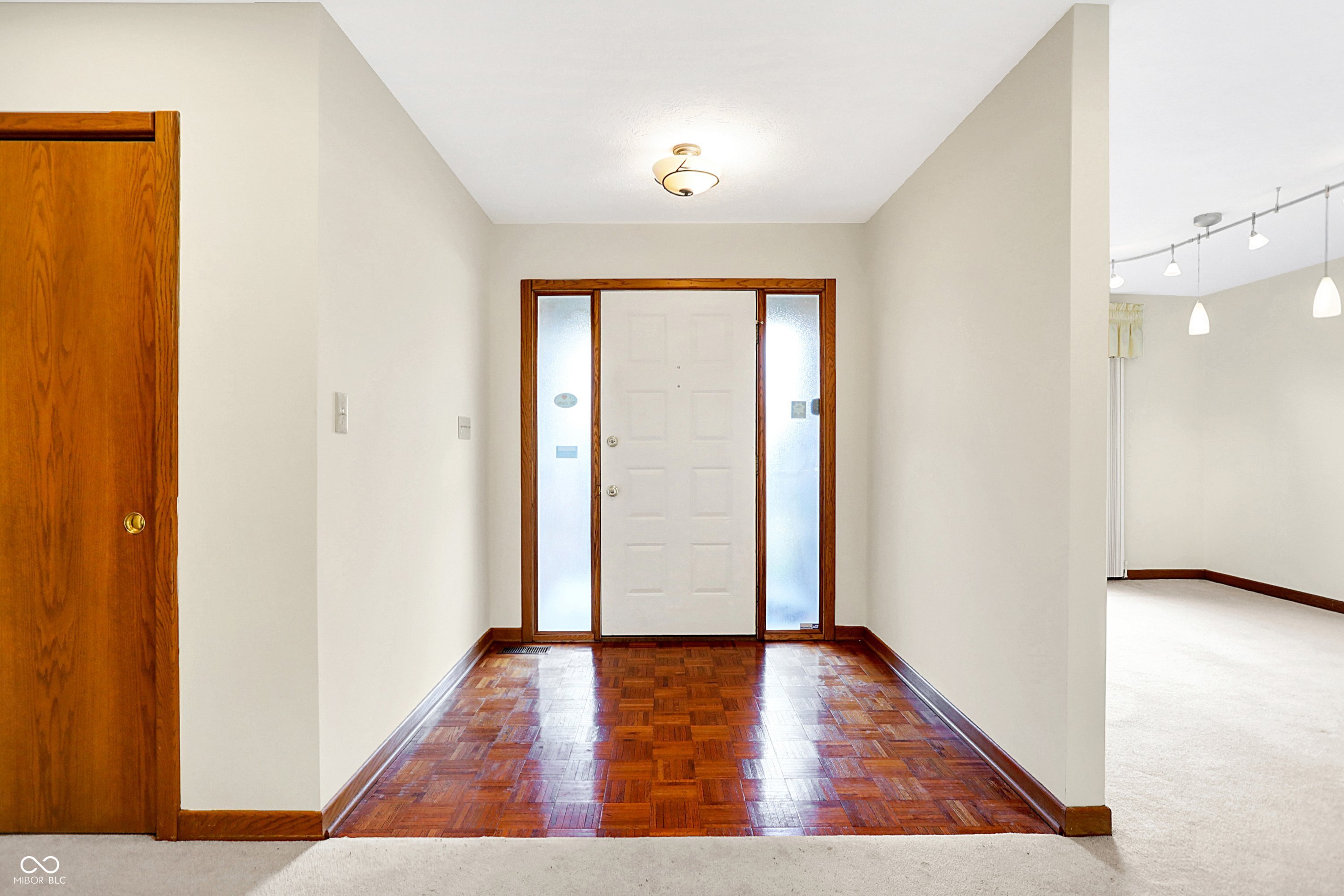 5021 Tudor Circle Carmel, IN 46033 - Photo 2 of 28