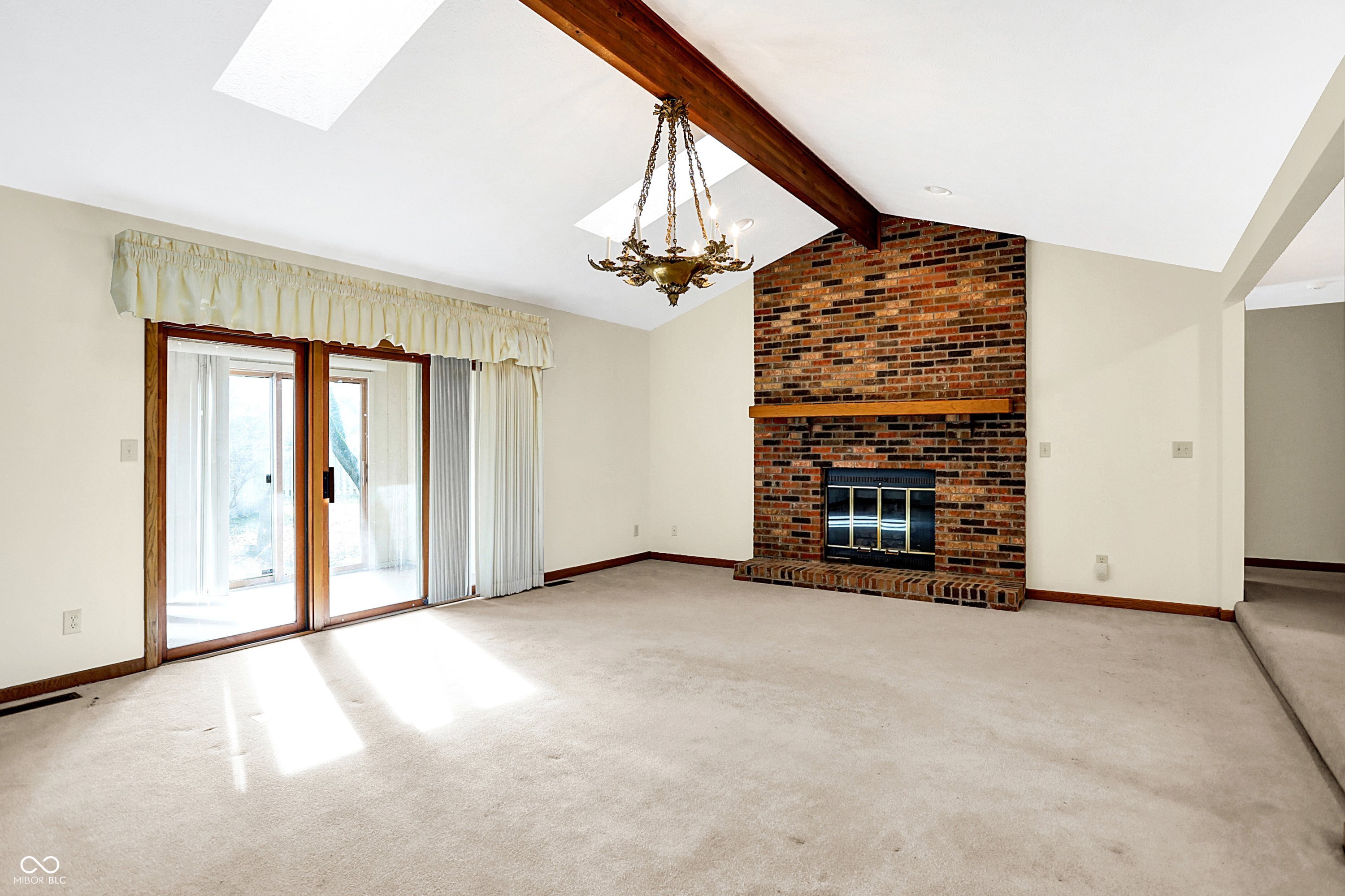 5021 Tudor Circle Carmel, IN 46033 - Photo 5 of 28