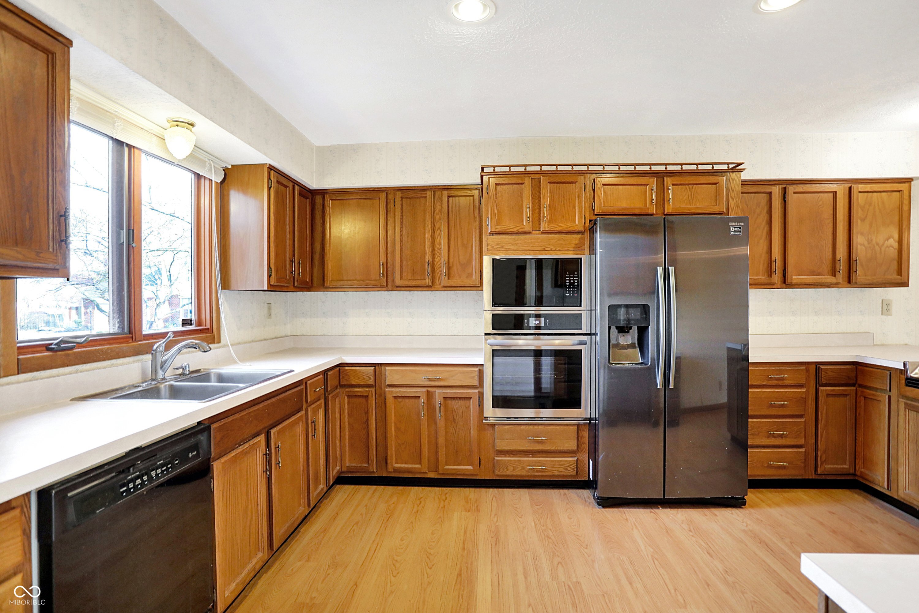 5021 Tudor Circle Carmel, IN 46033 - Photo 8 of 28