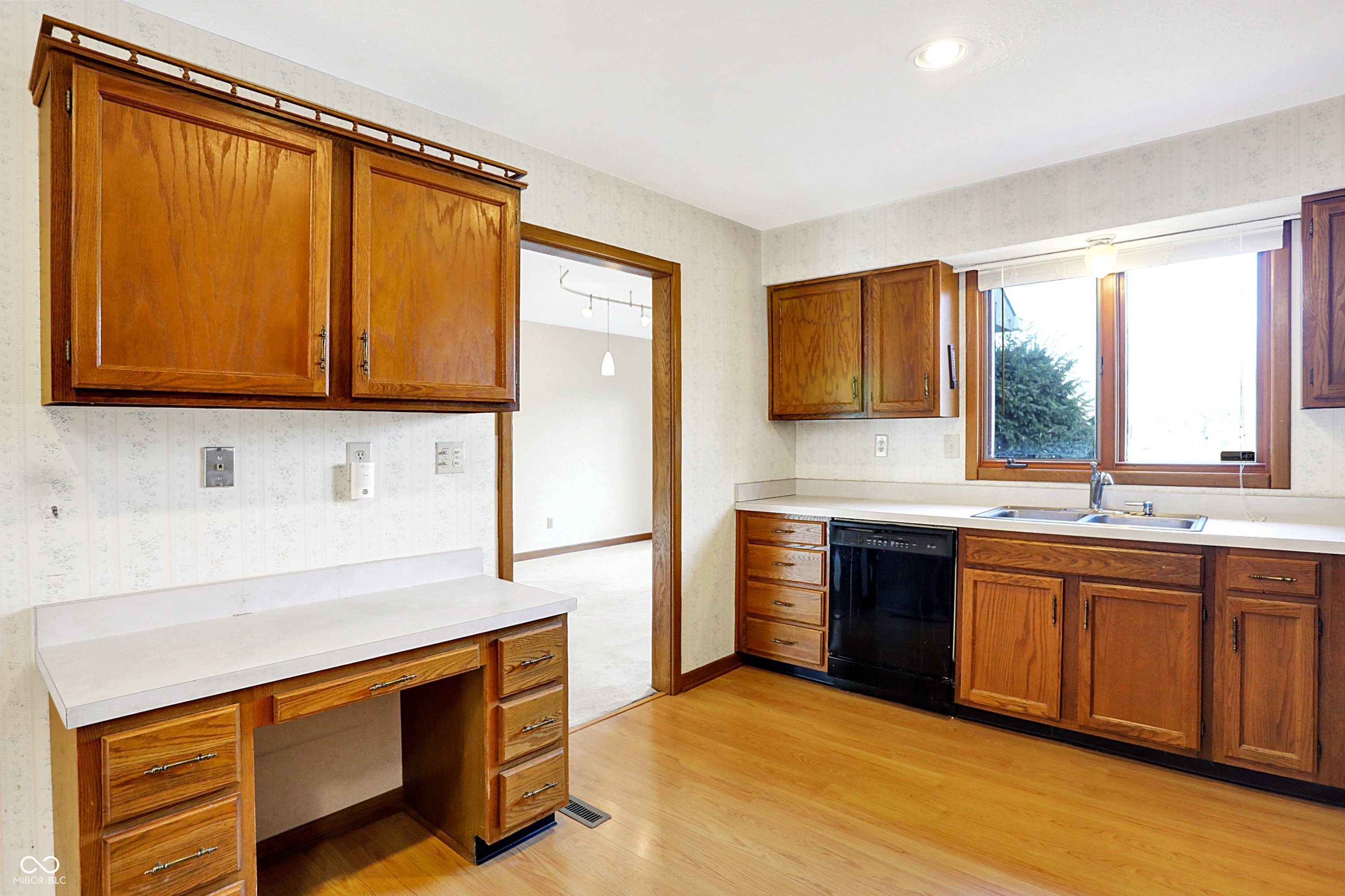 5021 Tudor Circle Carmel, IN 46033 - Photo 10 of 28