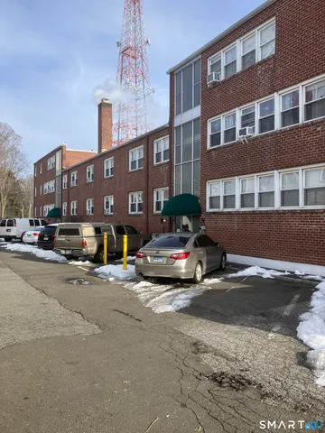 $129,000 | 324 Strawberry Hill Avenue, Unit B104, Norwalk, CT 06851