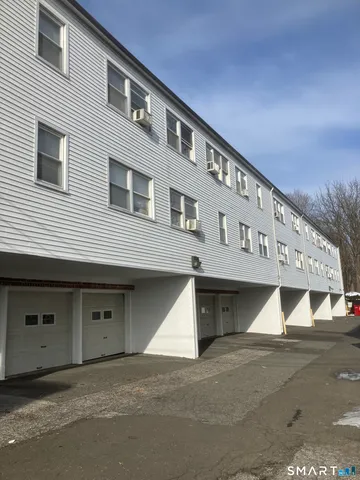 $129,000 | 324 Strawberry Hill Avenue, Unit B104, Norwalk, CT 06851