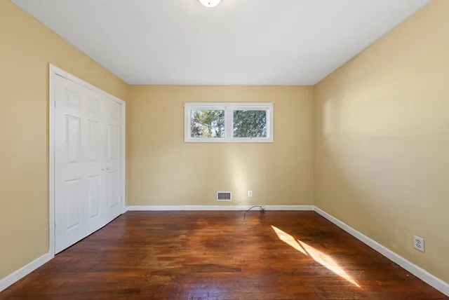 wooden floor in a empty room