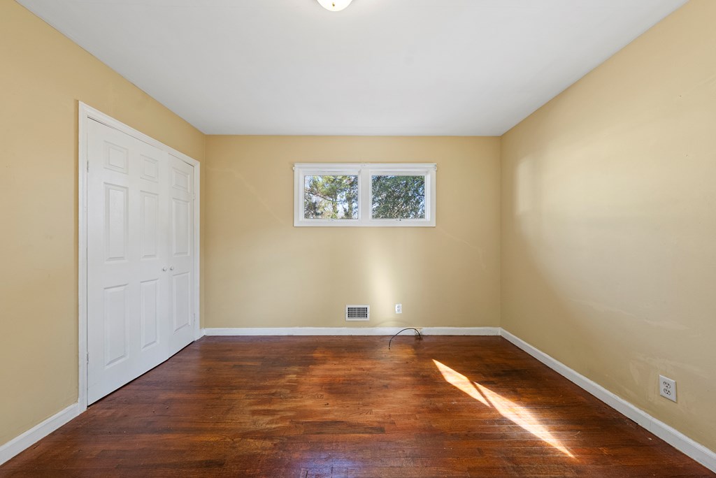 3630 Vernon Drive Columbus, GA 31909 - Photo 20 of 27 wooden floor in a empty room
