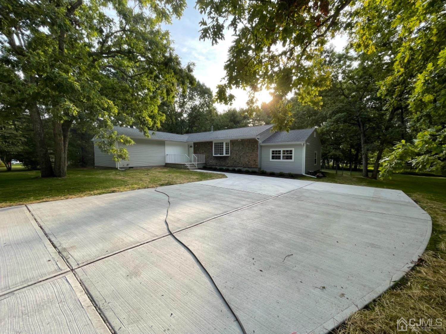 115 Old Forge Road Monroe Township, NJ 08831 - Photo 3 of 38 Gallery Image 3