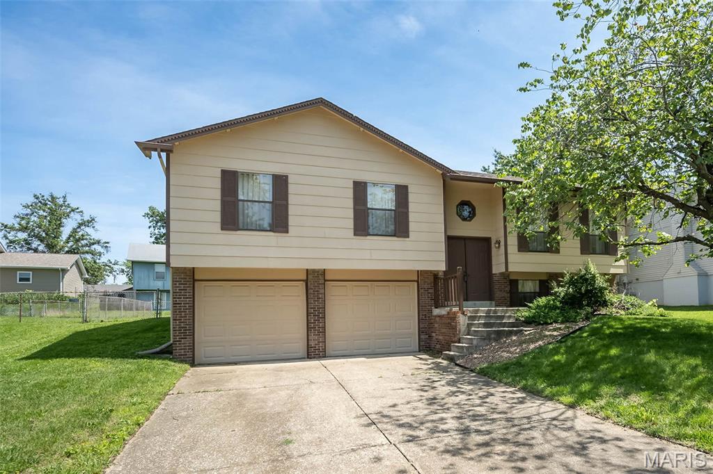 4216 Elkhart Lake Road St. Charles, MO 63304 - Photo 2 of 37