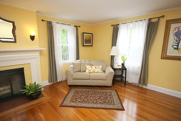 19 Barbara Road Danvers, MA 01923 - Photo 8 of 21 Gallery Image 8