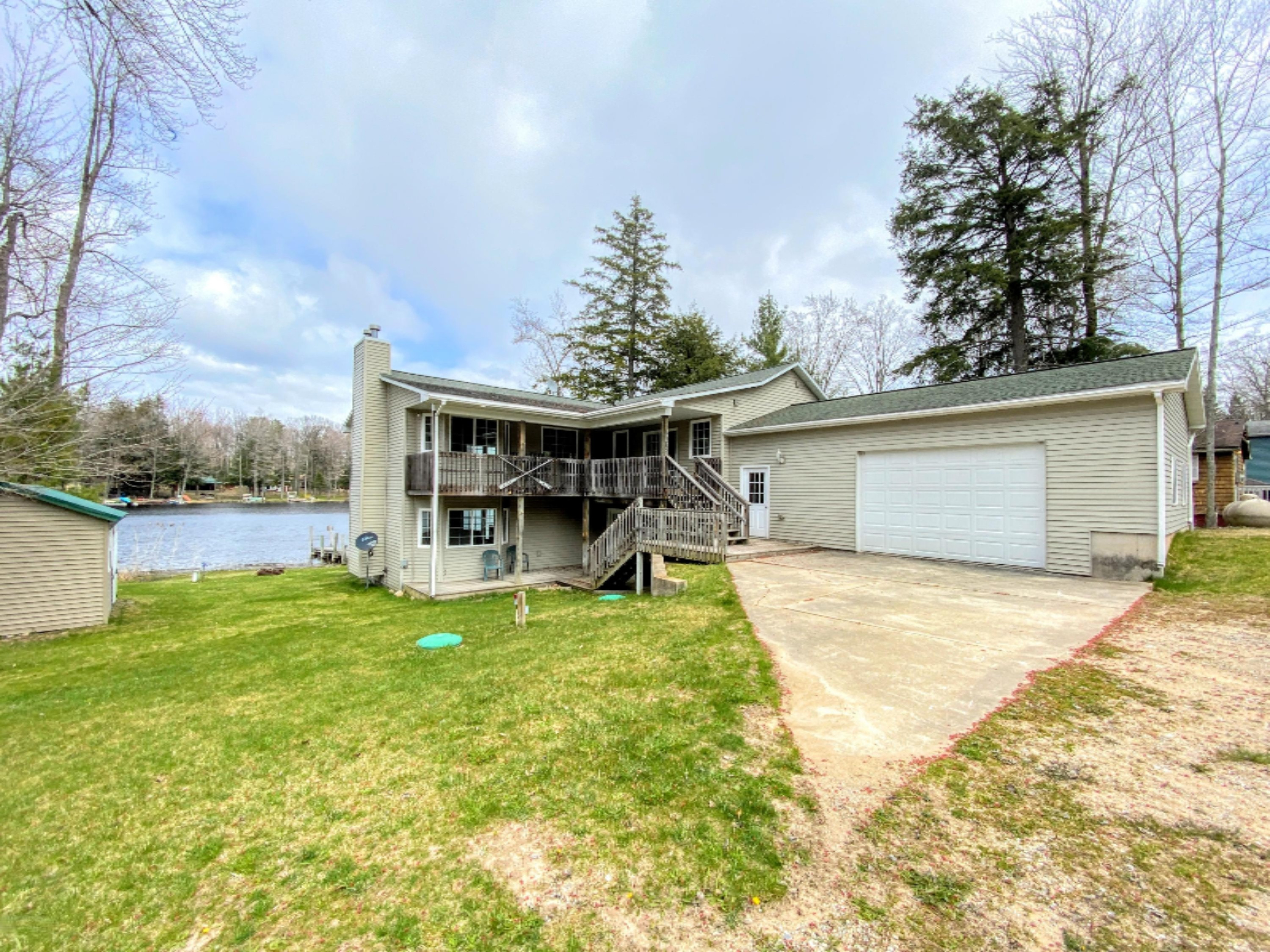 19052 Sunset Road Tustin, MI 49688 - Photo 2 of 23 IMG_0209