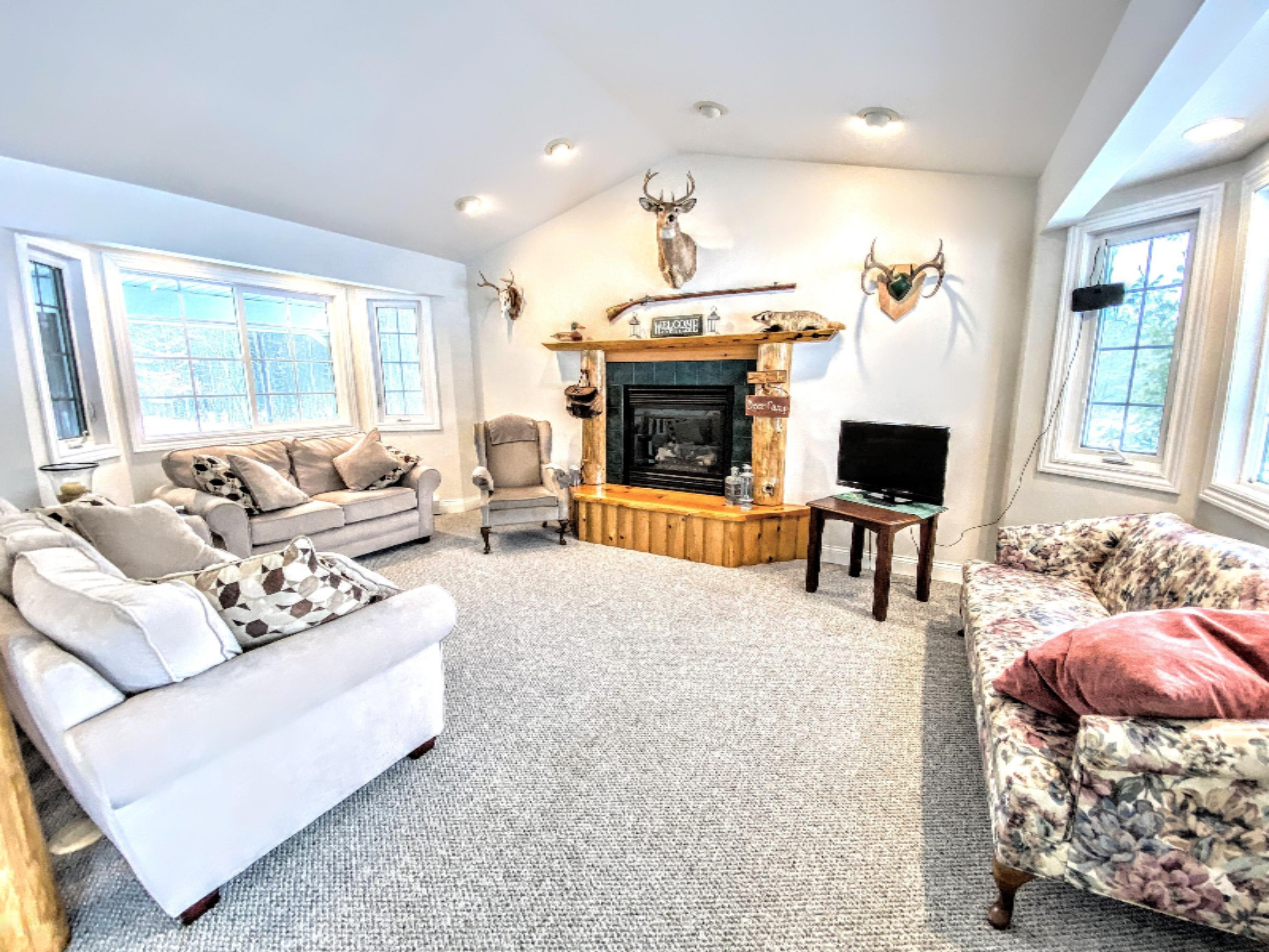 19052 Sunset Road Tustin, MI 49688 - Photo 10 of 23 IMG_1059