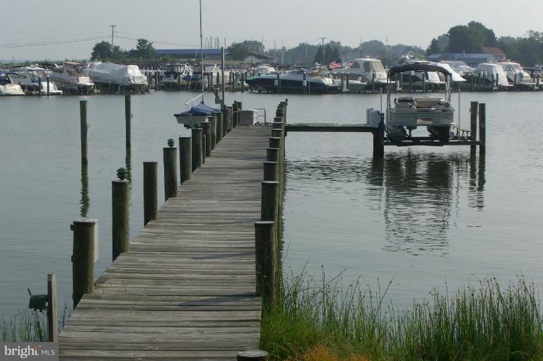 1028 Wiers Road Edgewater, MD 21037 - Photo 15 of 27 Pier