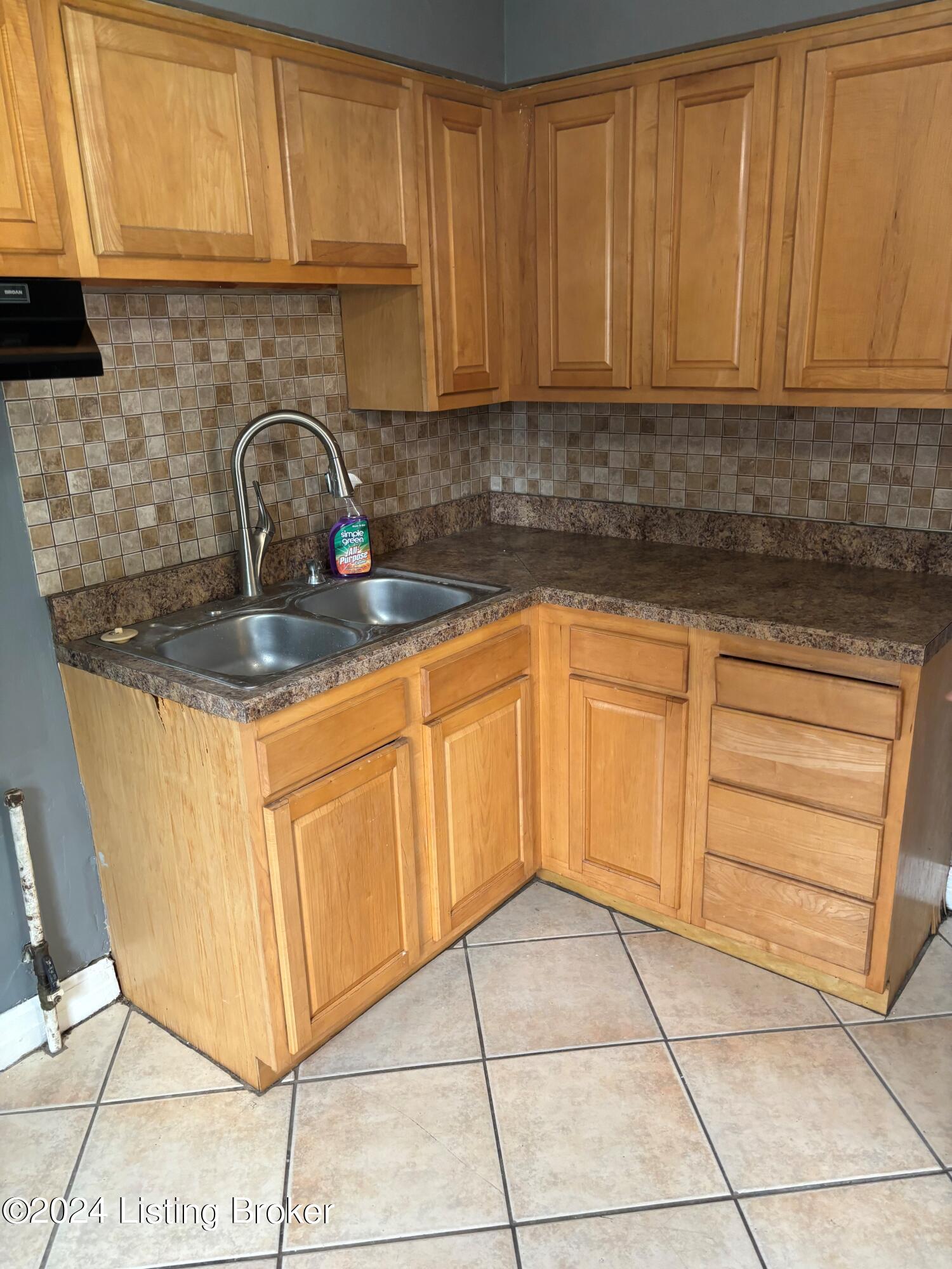 4634 Dohn Road Louisville, KY 40216 - Photo 8 of 21 Dohn 7