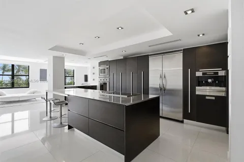 $3,950,000 | 1330 Ocean Drive, Unit 3CA, Miami Beach, FL 33139