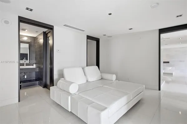 $3,950,000 | 1330 Ocean Drive, Unit 3CA, Miami Beach, FL 33139