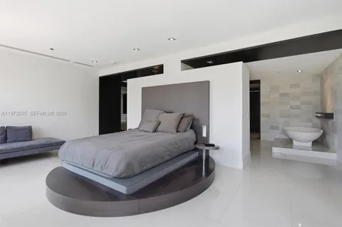 $3,950,000 | 1330 Ocean Drive, Unit 3CA, Miami Beach, FL 33139