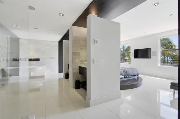 $3,950,000 | 1330 Ocean Drive, Unit 3CA, Miami Beach, FL 33139