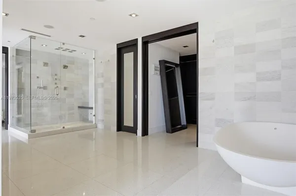 $3,950,000 | 1330 Ocean Drive, Unit 3CA, Miami Beach, FL 33139