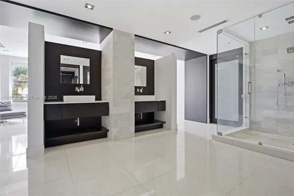 $3,950,000 | 1330 Ocean Drive, Unit 3CA, Miami Beach, FL 33139