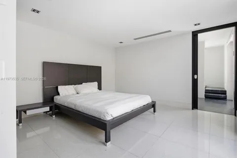 $3,950,000 | 1330 Ocean Drive, Unit 3CA, Miami Beach, FL 33139