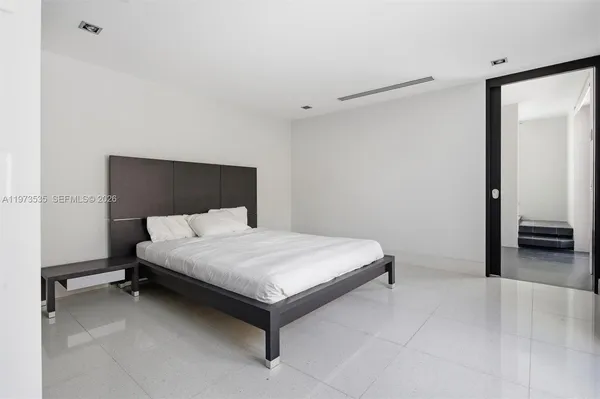 $3,950,000 | 1330 Ocean Drive, Unit 3CA, Miami Beach, FL 33139