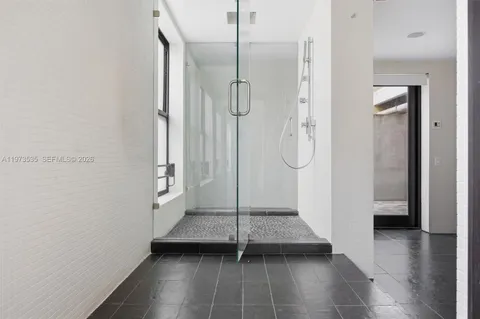 $3,950,000 | 1330 Ocean Drive, Unit 3CA, Miami Beach, FL 33139