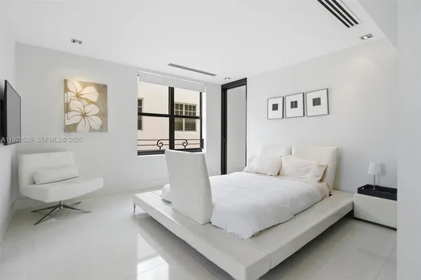 $3,950,000 | 1330 Ocean Drive, Unit 3CA, Miami Beach, FL 33139