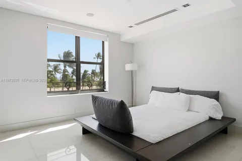 $3,950,000 | 1330 Ocean Drive, Unit 3CA, Miami Beach, FL 33139
