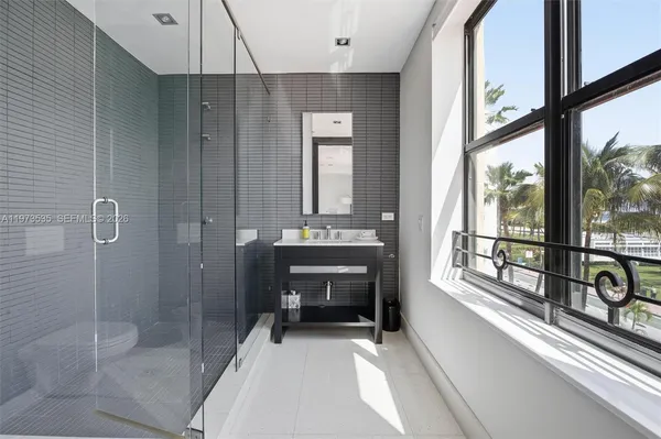 $3,950,000 | 1330 Ocean Drive, Unit 3CA, Miami Beach, FL 33139